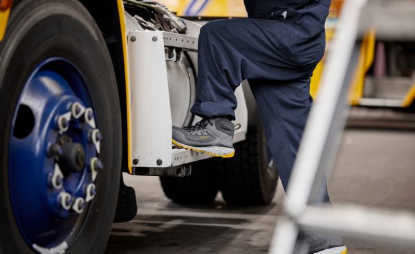 Men's Arvada Mid Work Sneaker (Carbon Toe) | Black/Keen Yellow