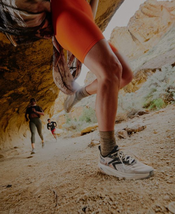 Women's Seek Trail Running Shoe | Black/Sunset Sand