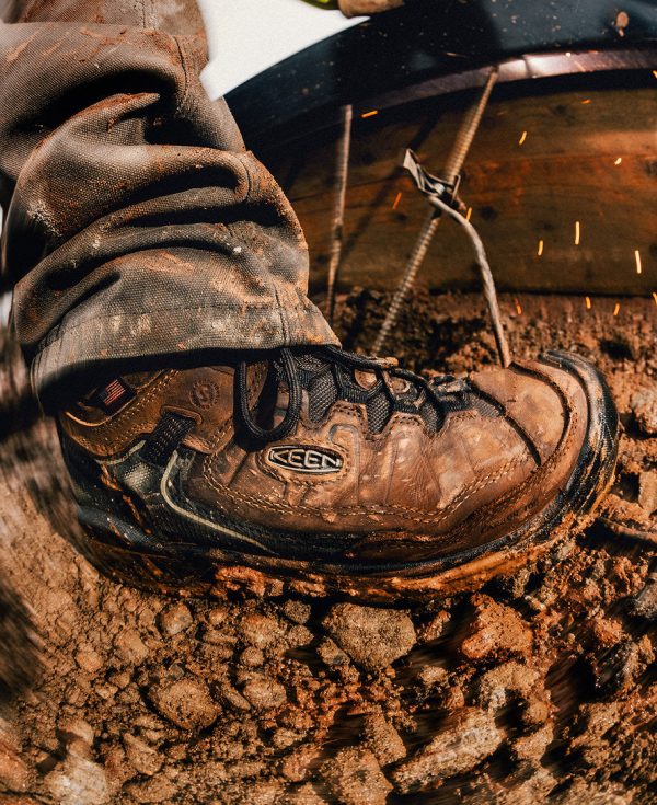 Men's Targhee IV Waterproof Work Boot (Carbon Toe) | Dark Earth/Black